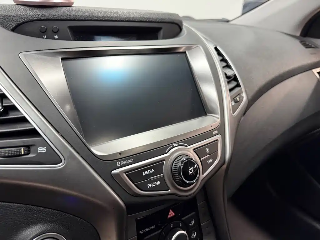 Hyundai Elantra Langdong — миниатюра 10
