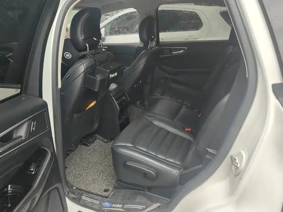Ford Edge — миниатюра 11
