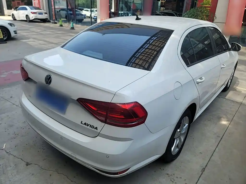 Volkswagen Lavida — миниатюра 7