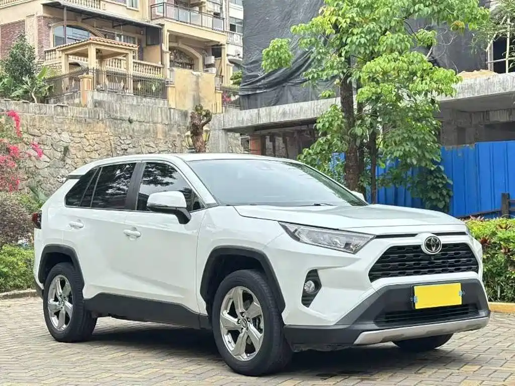 Toyota RAV4 — миниатюра 3