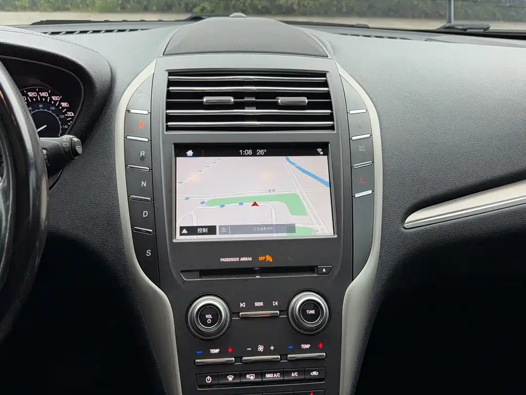 Lincoln MKC — миниатюра 19