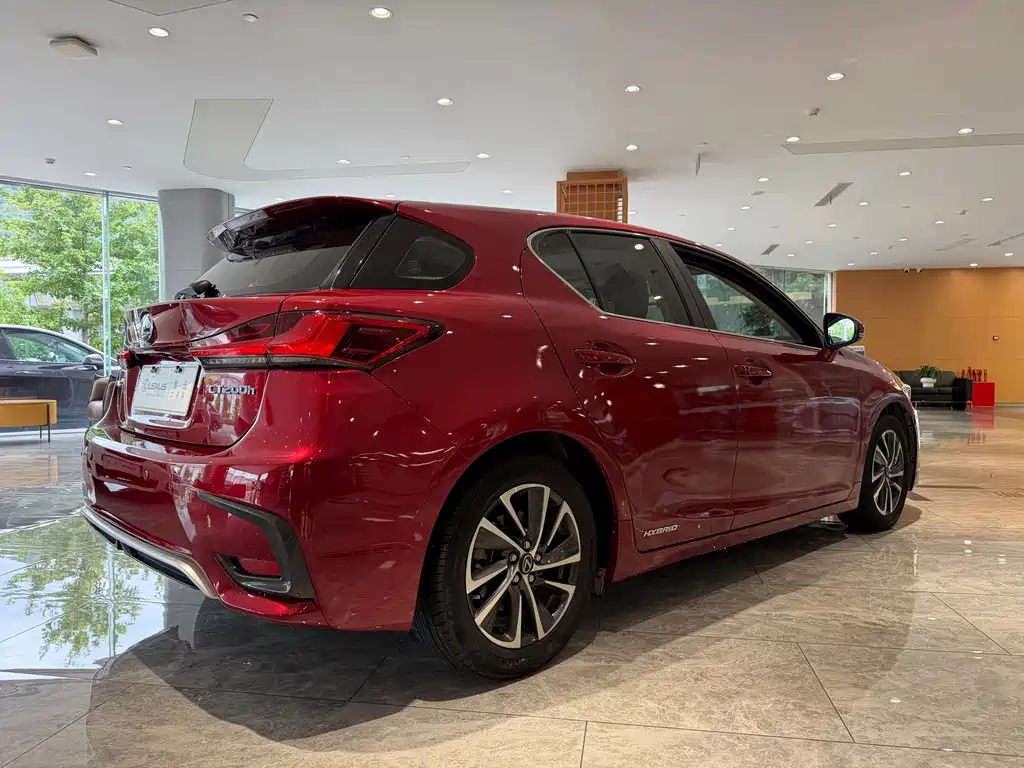 Lexus CT — миниатюра 7