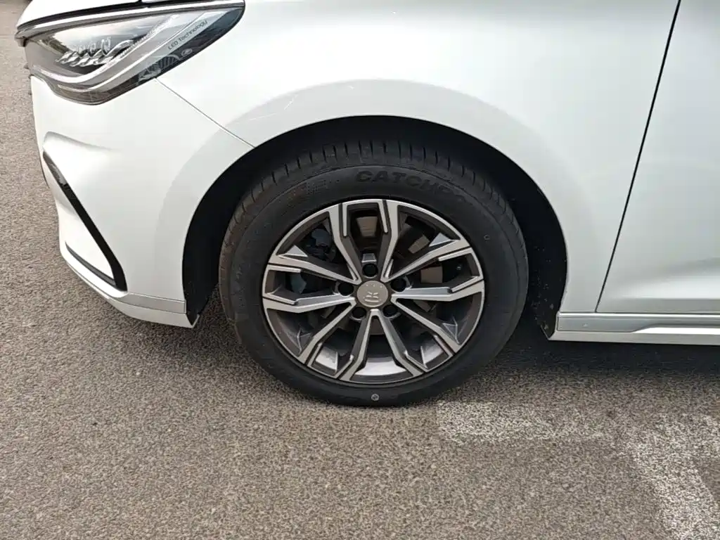 BYD MAX — миниатюра 23