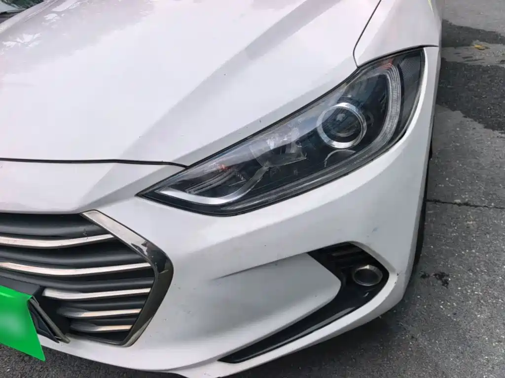 Hyundai Elantra — миниатюра 24