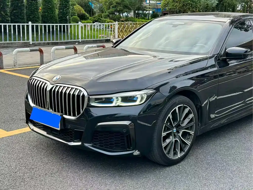 BMW 7 Series — миниатюра 5