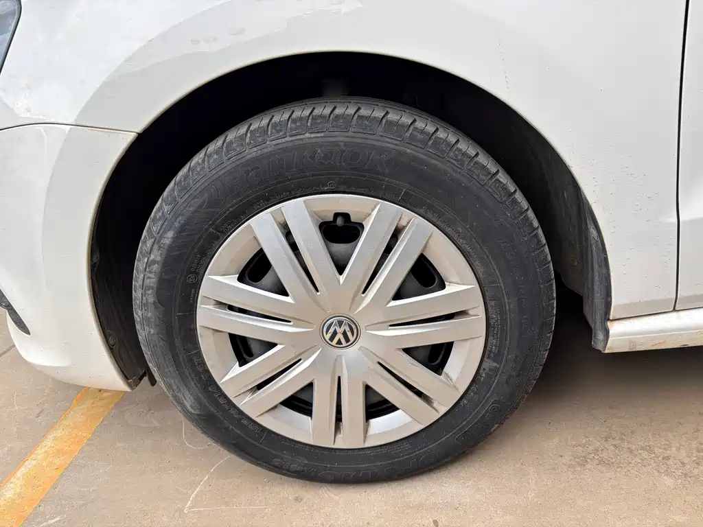 Volkswagen Polo — миниатюра 11