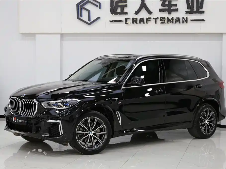 BMW X5 2022 xDrive 30Li Premium M Sport