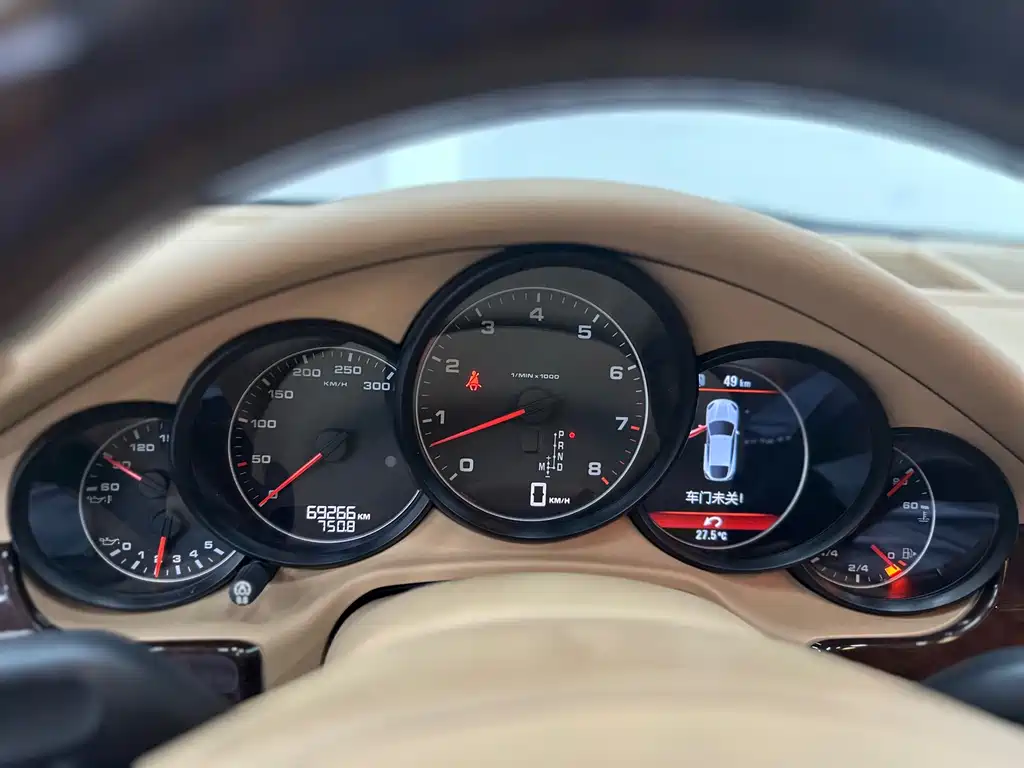 Porsche Panamera — миниатюра 8