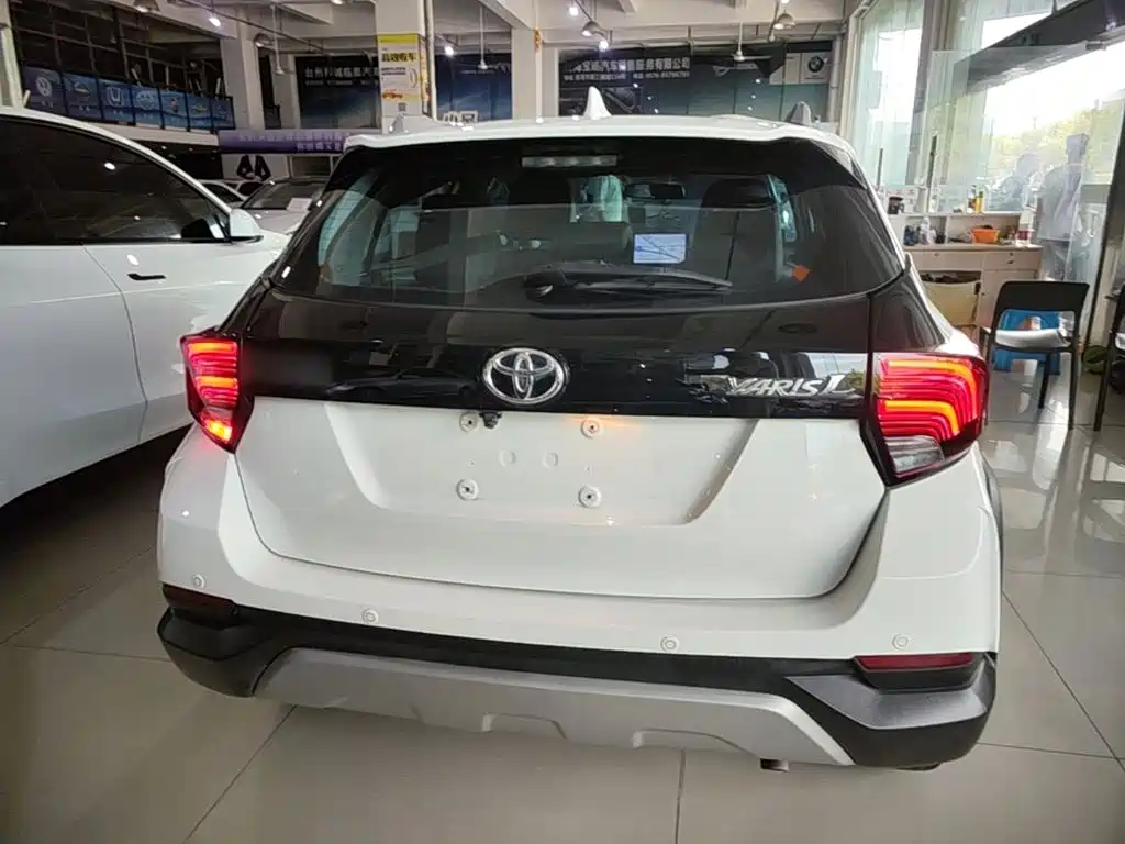 Toyota Yaris L — миниатюра 6