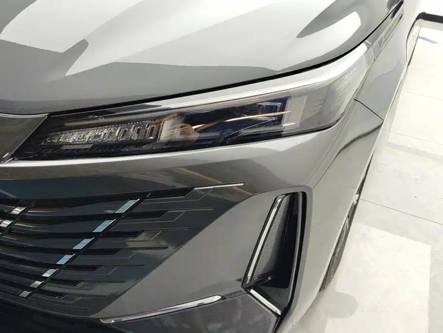 Changan Eado — миниатюра 5