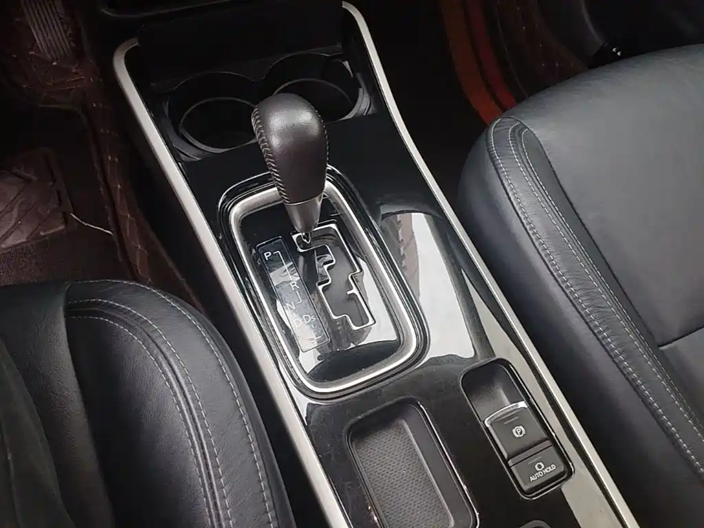 Mitsubishi Outlander — миниатюра 14