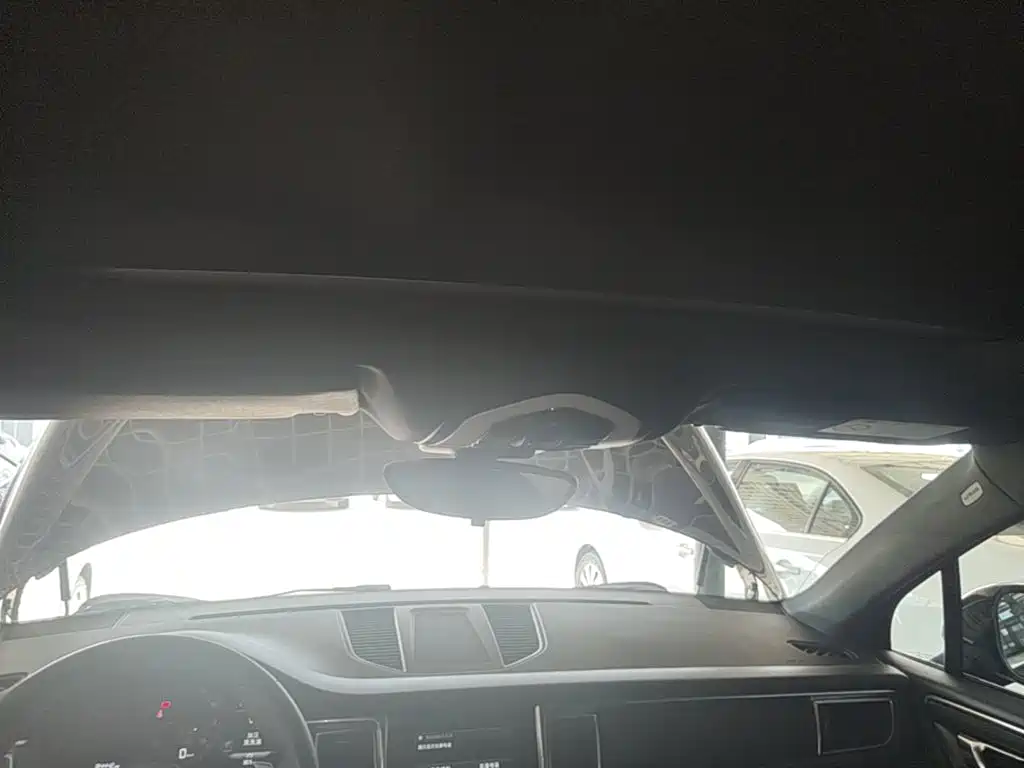 Porsche Macan — миниатюра 18
