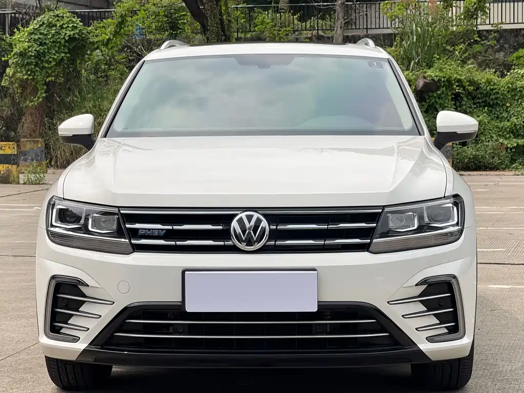 Volkswagen Tiguan L PHEV — миниатюра 2