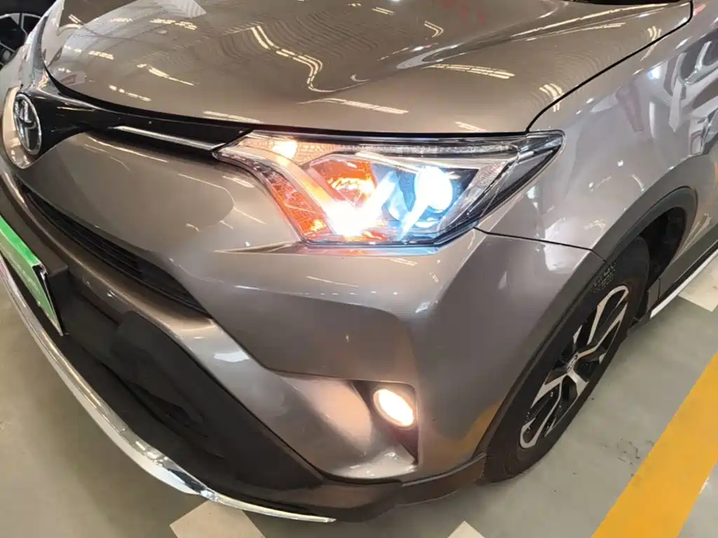 Toyota RAV4 — миниатюра 24