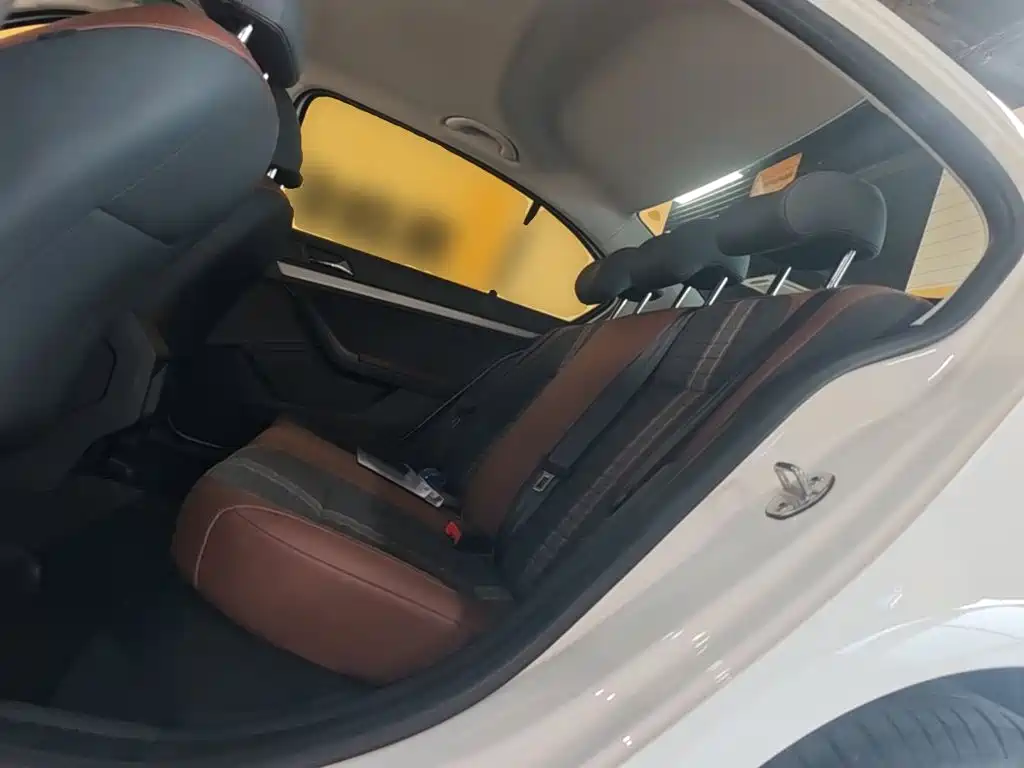Volkswagen Lavida — миниатюра 17