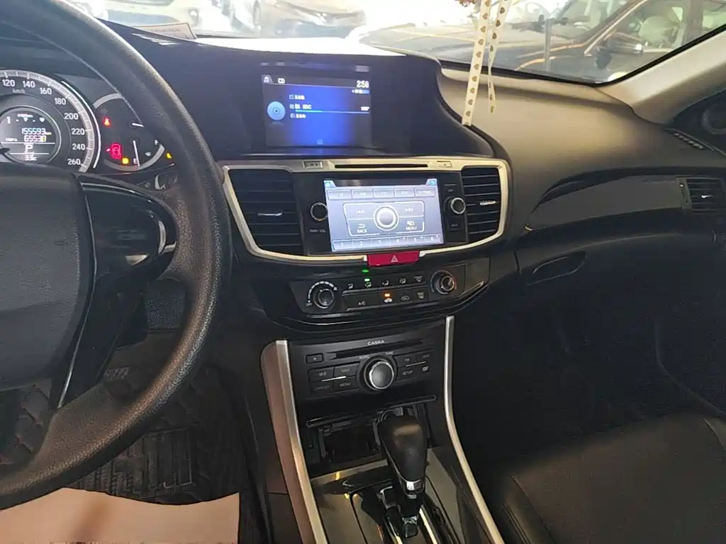 Honda Accord — миниатюра 10