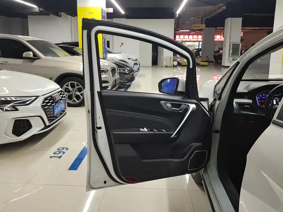 Geely Vision X3 — миниатюра 7