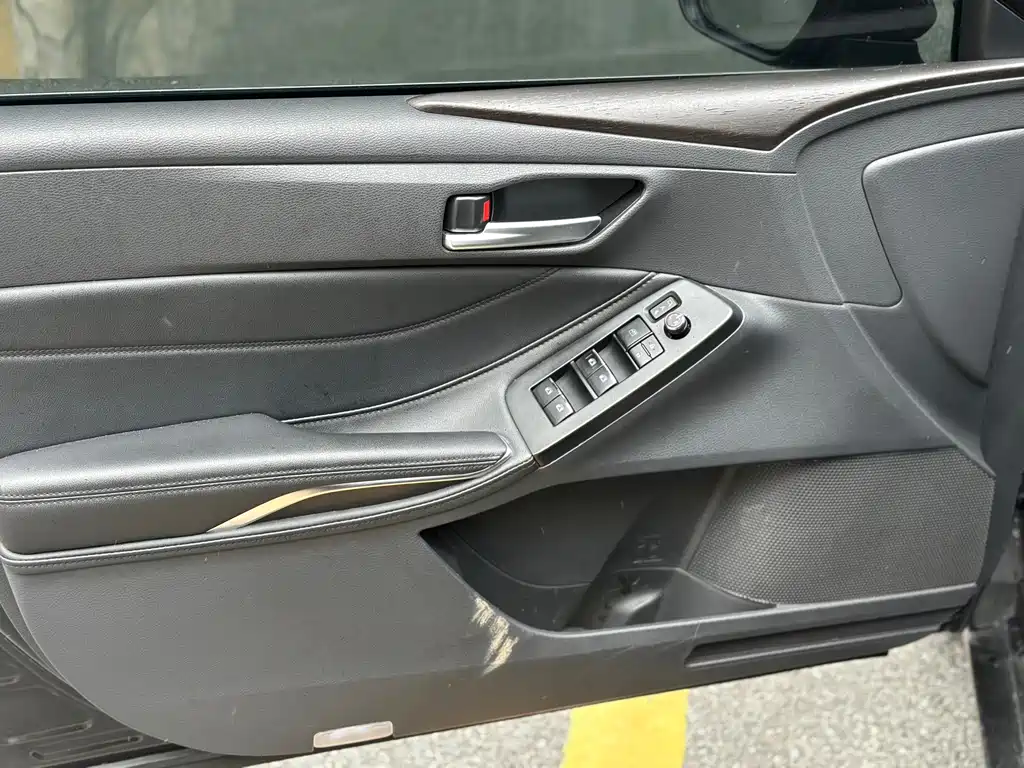 Toyota Avalon — миниатюра 5