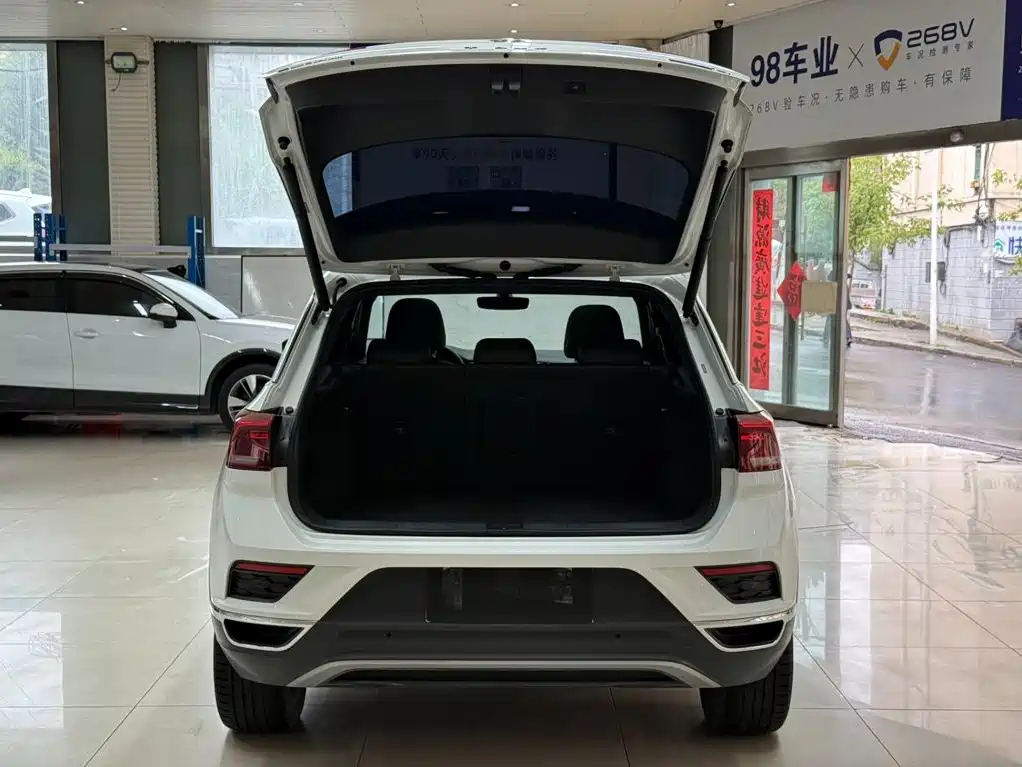 Volkswagen T-Roc — миниатюра 24