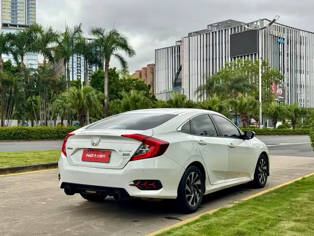 Honda Civic 2016 220TURBO CVT Luxury