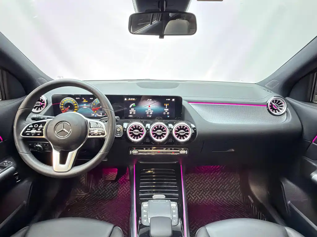 Mercedes-Benz GLA — миниатюра 12