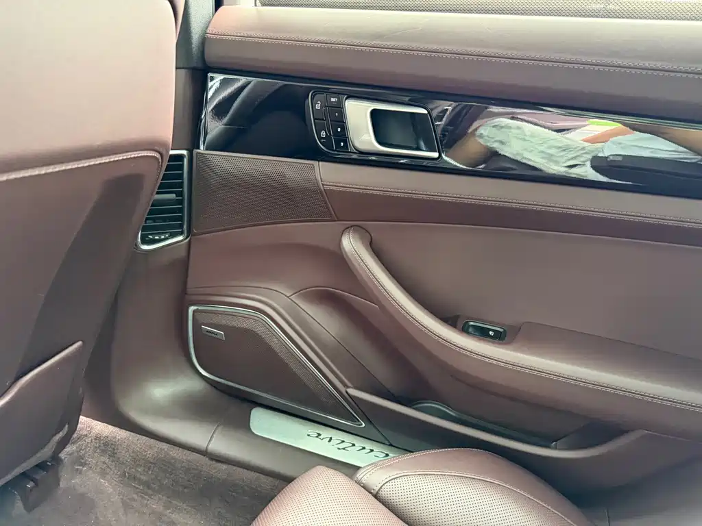 Porsche Panamera — миниатюра 11