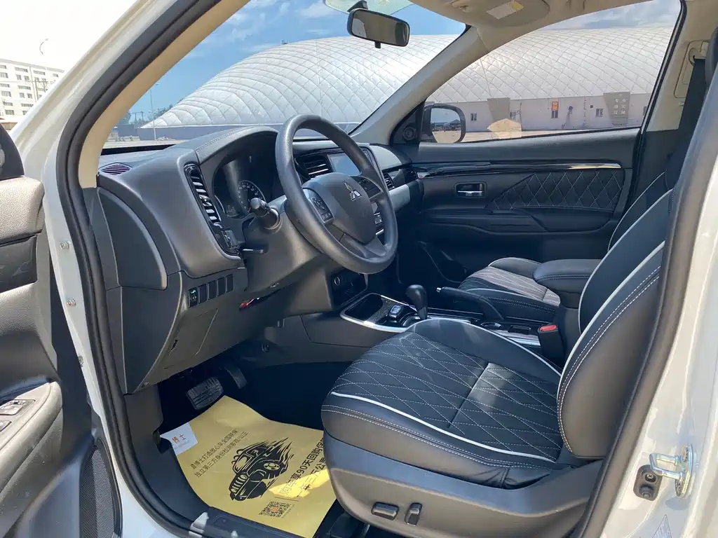 Mitsubishi Outlander 2021 2.0L 5 мест