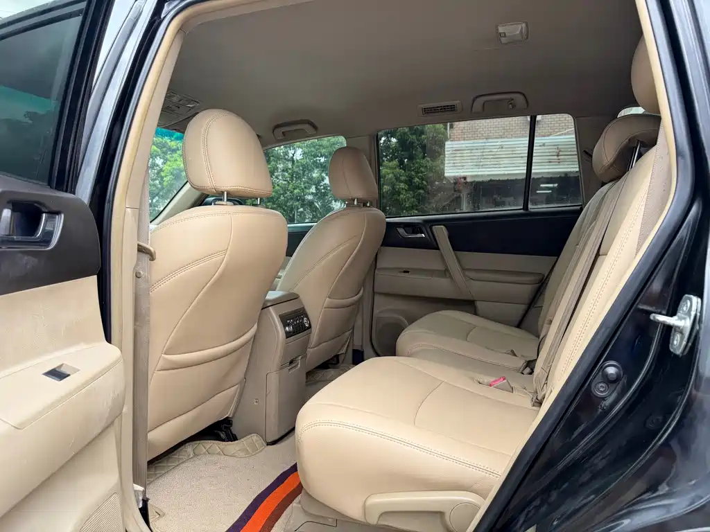 Toyota Highlander 2009 2.7L 7 мест Luxury