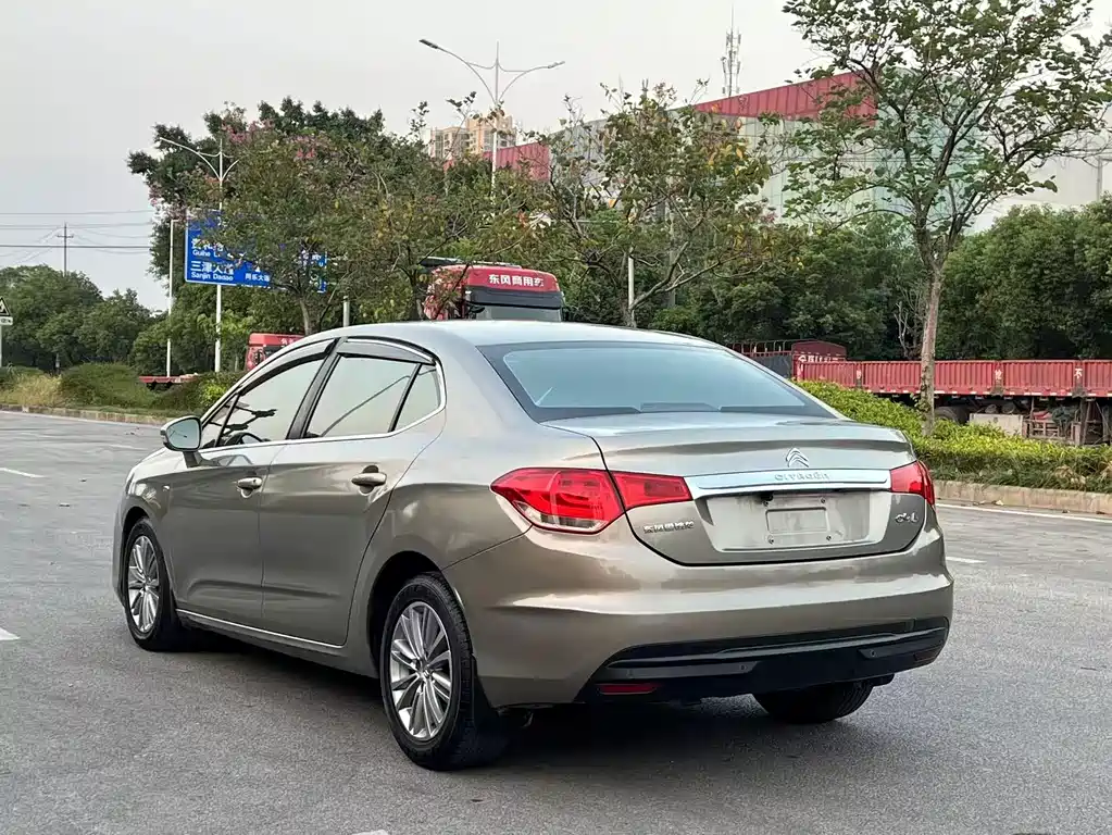 Citroen C4L — миниатюра 5
