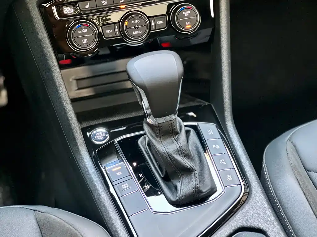Volkswagen Tiguan L L 2021 330TSI AT R-Line