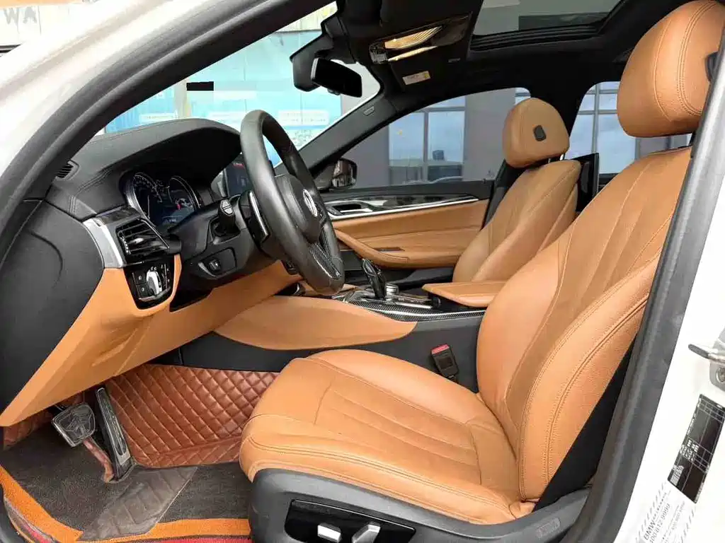 BMW 5 Series — миниатюра 4