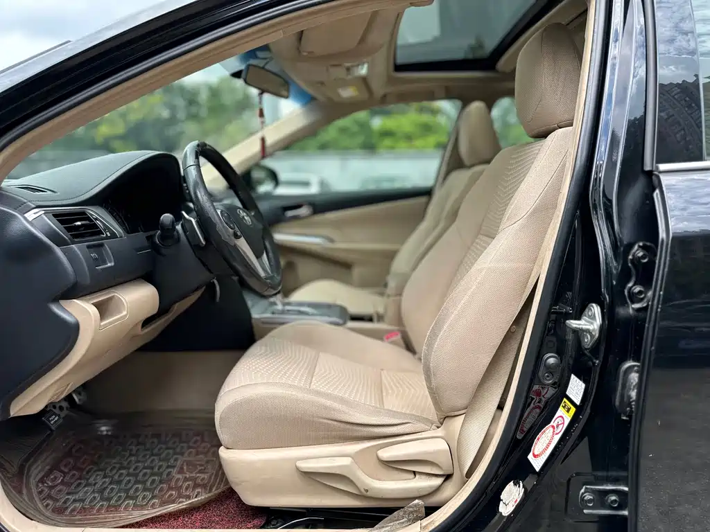 Toyota Camry — миниатюра 9