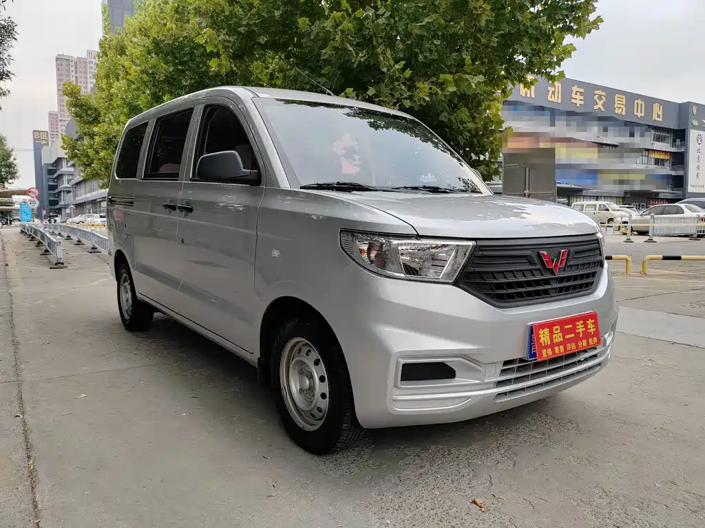 Wuling Hongguang V — миниатюра 3
