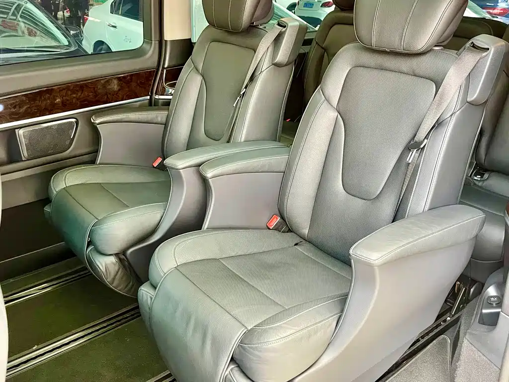 Mercedes-Benz V-Class — миниатюра 16