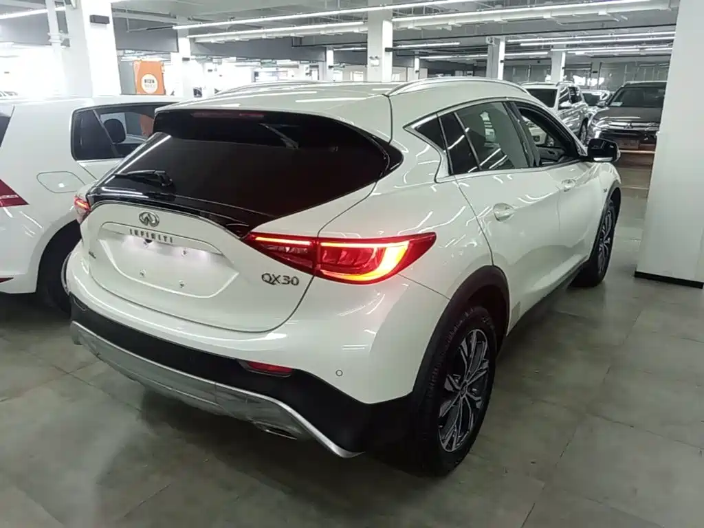 Infiniti QX30 — миниатюра 7