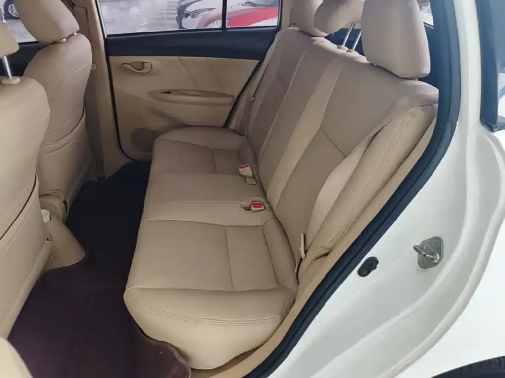 Toyota Yaris L — миниатюра 17