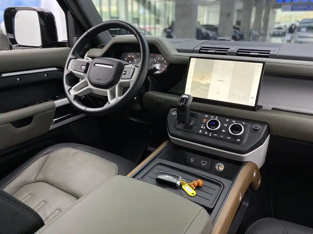 Land Rover Defender — миниатюра 34