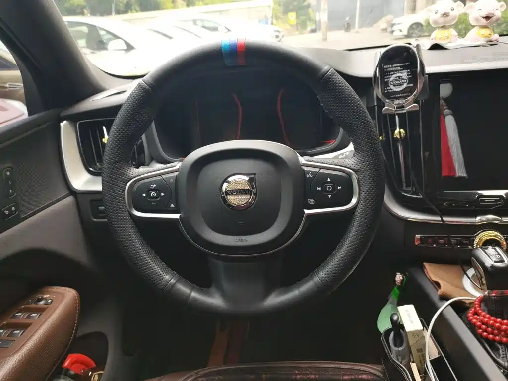 Volvo XC60 — миниатюра 11