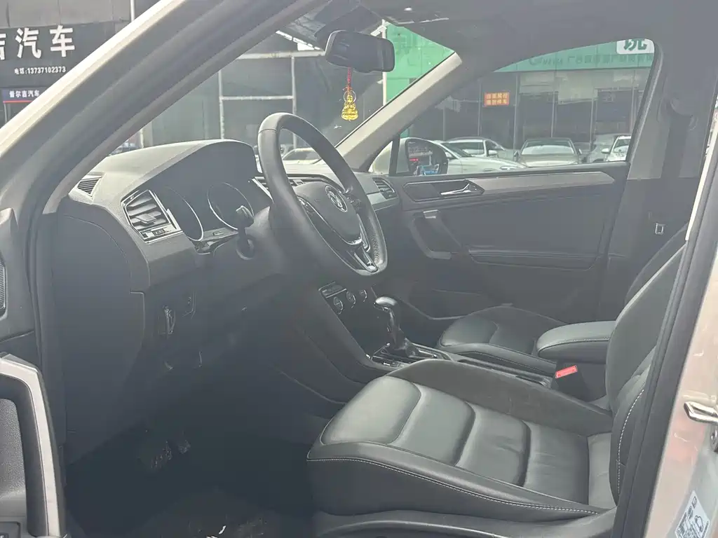 Volkswagen Tiguan L L 2019 330TSI AT Luxury VI