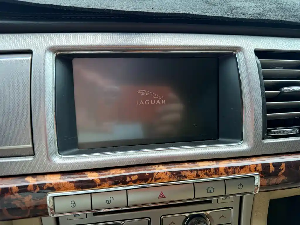Jaguar XF — миниатюра 20