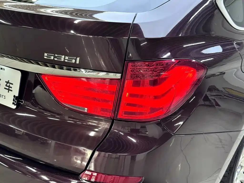 BMW 5 Series GT — миниатюра 7