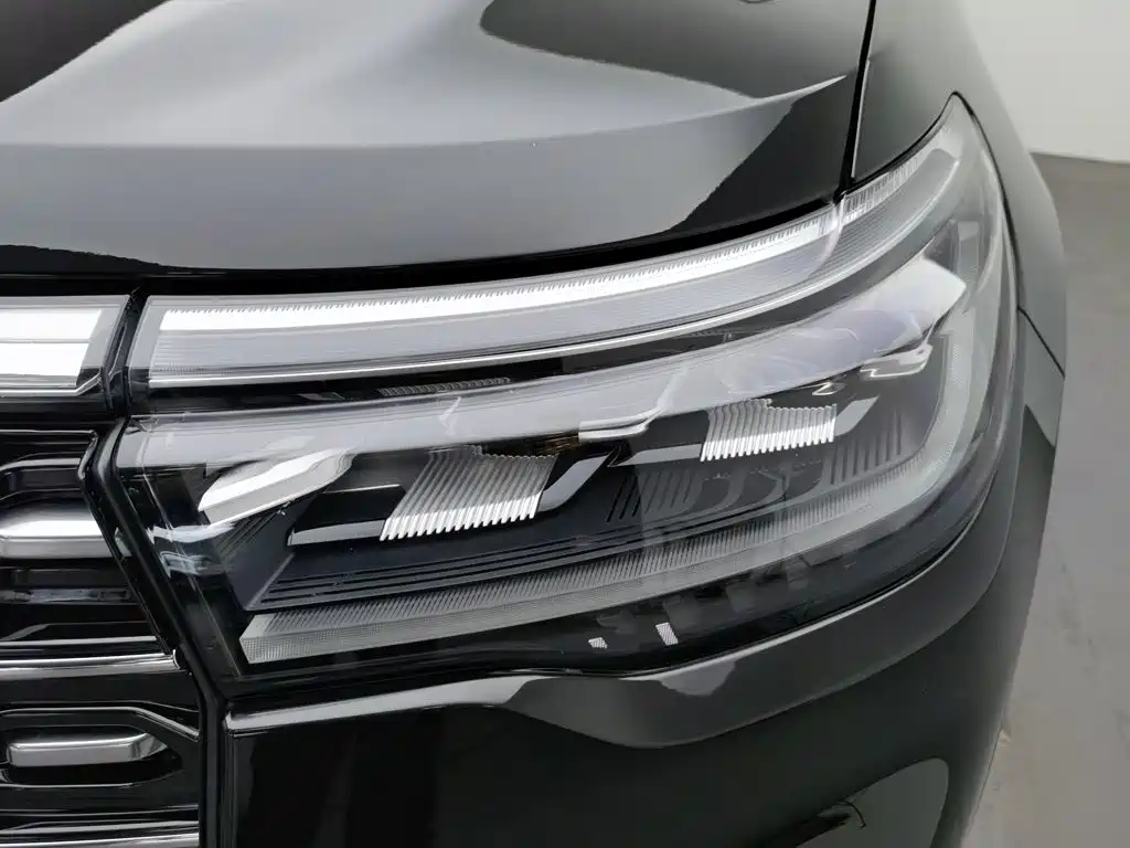 Ford Explorer — миниатюра 7