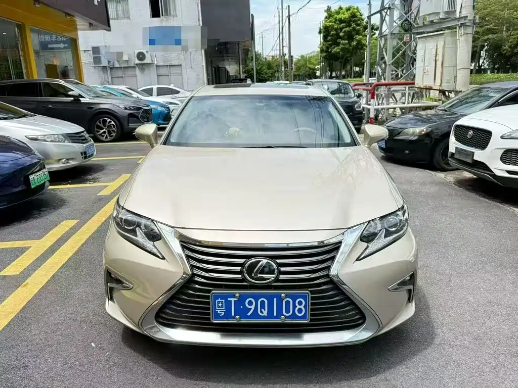 Lexus ES — миниатюра 2
