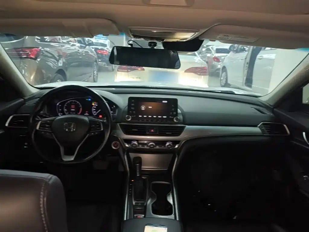 Honda Accord 2018 260TURBO Luxury VI