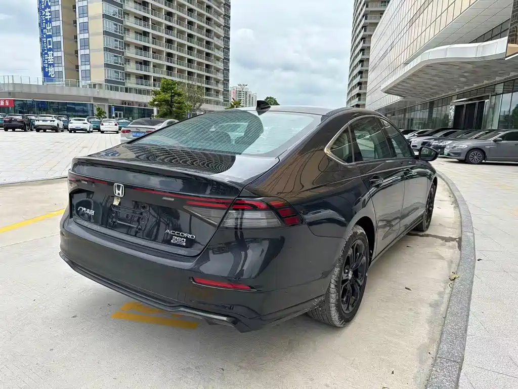 Honda Accord — миниатюра 7