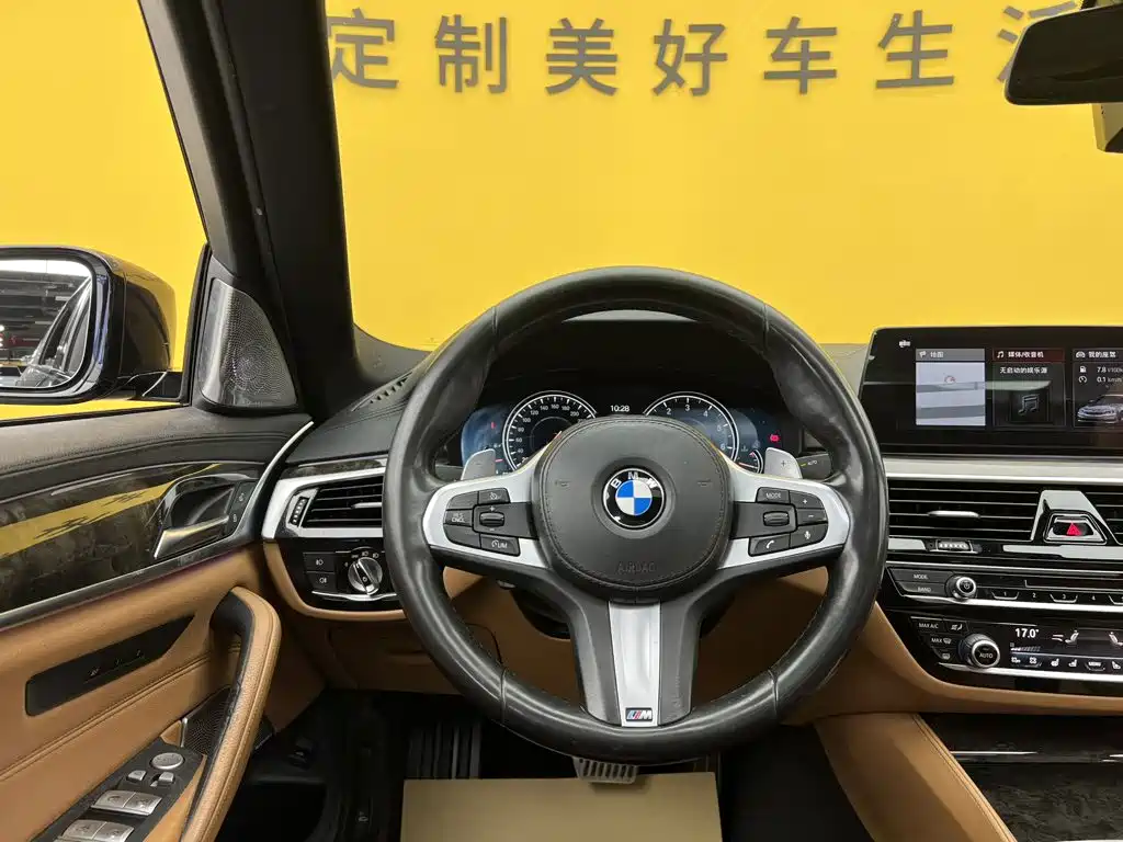 BMW 5 Series — миниатюра 17