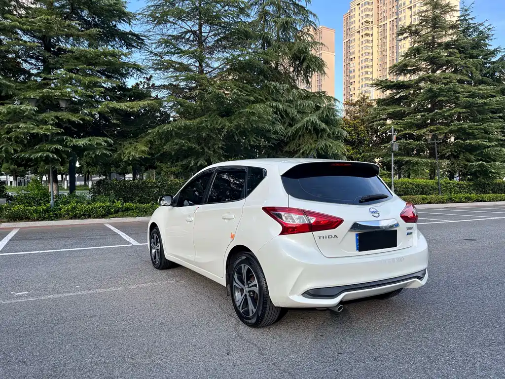 Nissan Tiida — миниатюра 20