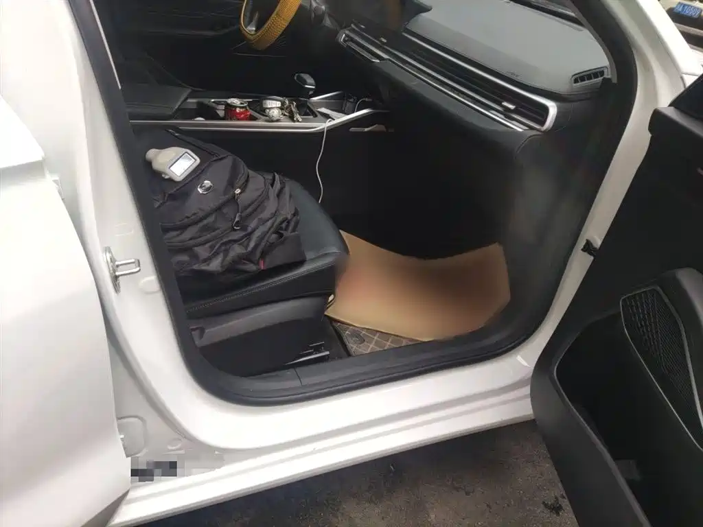 Geely Emgrand 2024