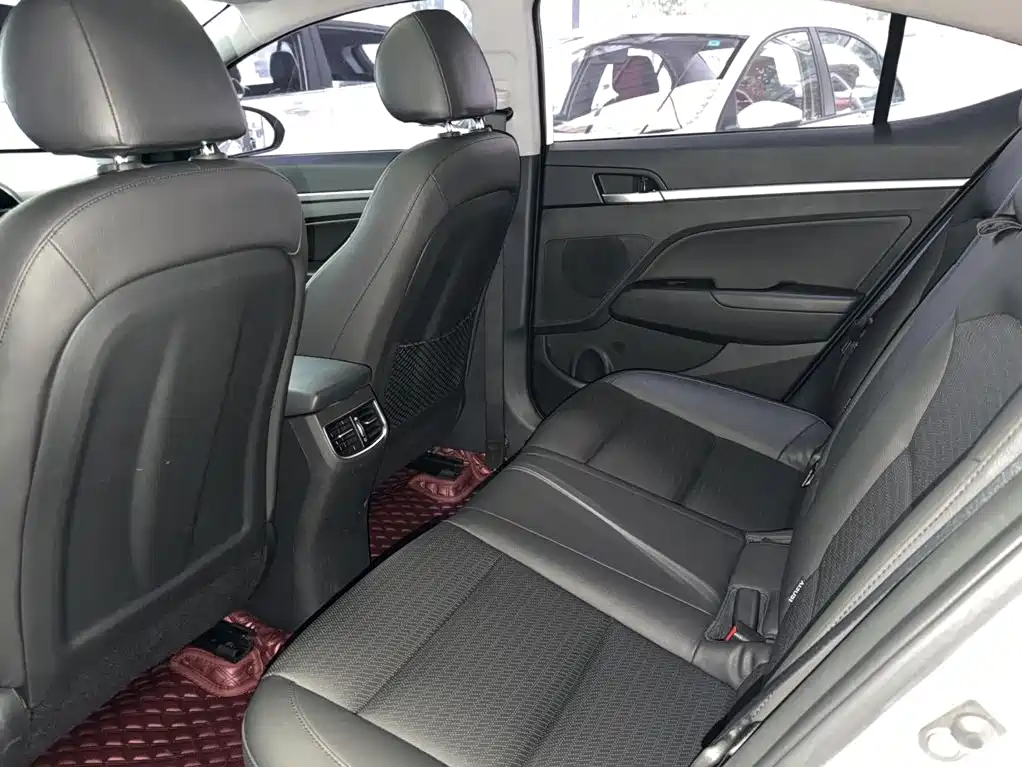 Hyundai Elantra — миниатюра 9