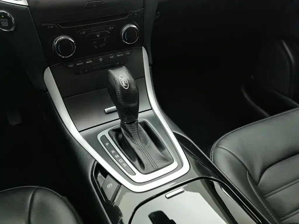 Ford Edge — миниатюра 13